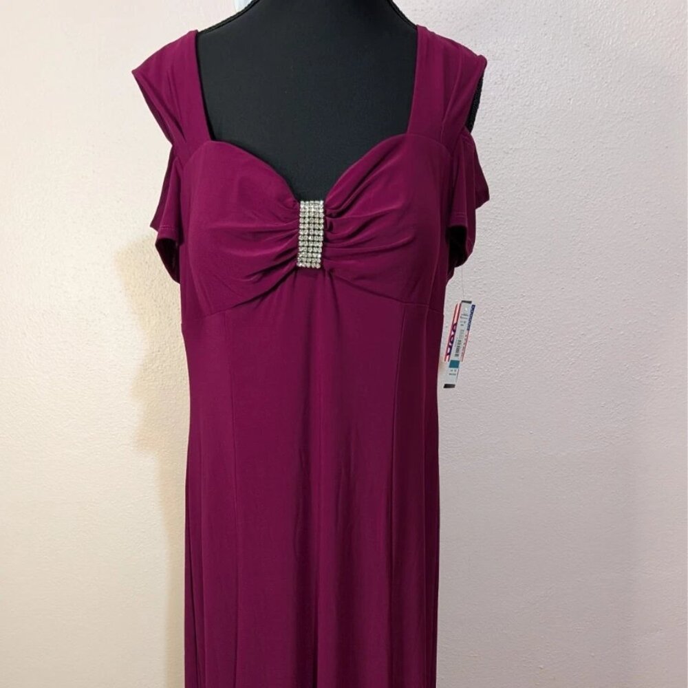 Evening Gown Magenta Berry Sweetheart Neckline Cold Shoulder Embellished Size 16 - Picture 3 of 14